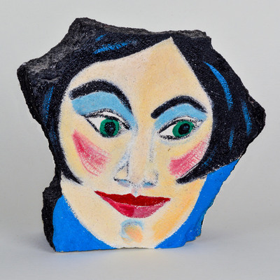 Vrouw zwart haar, gasbeton